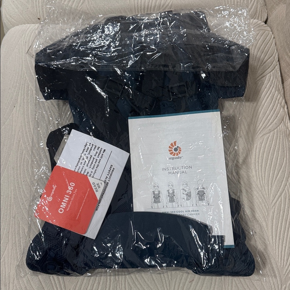 Ergobaby omni 360 Midnight Carrier - Picture 6 of 7